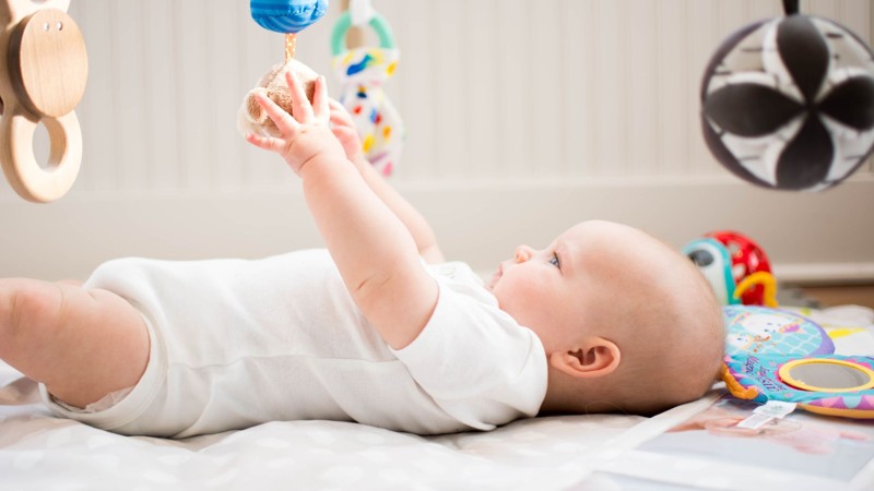 Kvalitn&iacute; a smyslupln&eacute; hračky pro miminka